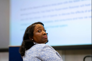 金顶配资 “前所未有”！特朗普宣布解除美联储理事库克职务，“即刻生效”